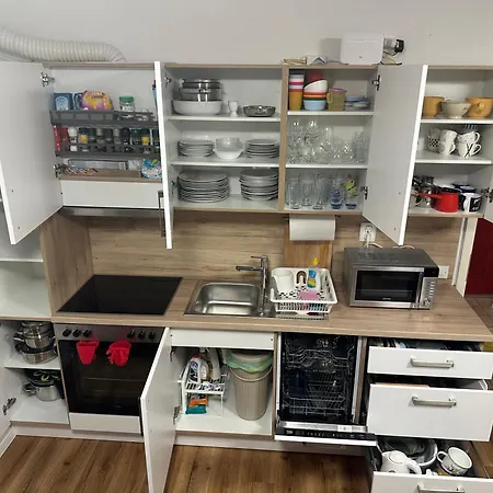 La Hiska Catez With Tickets - Each Guest Gets 2 Entries Per Day *