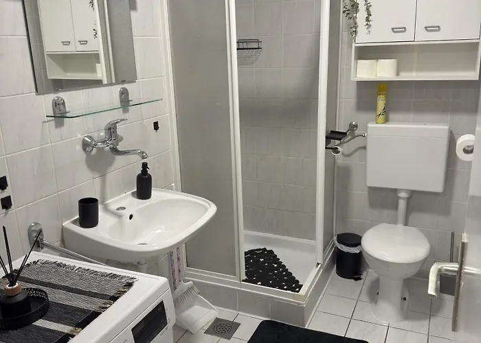 La Hiska Catez With Tickets - Each Guest Gets 2 Entries Per Day *