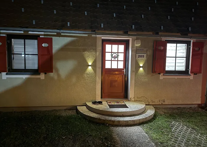 La Hiska Catez With Tickets - Each Guest Gets 2 Entries Per Day